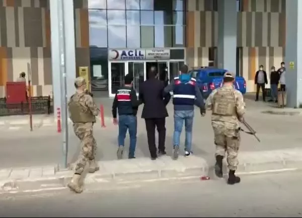 VAN'DA TERÖR OPERASYONU; 1'İ MUHTAR 5 KİŞİYE GÖZALTI VAN'DA TERÖR OPERASYONU; 1'İ MUHTAR 5 KİŞİYE GÖZALTI
