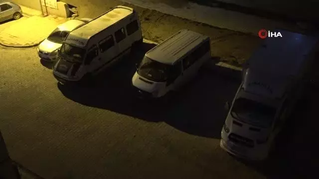 Yüksekova'da 17 günlük tam kısıtlama başladı, sokaklar sessiz kaldı Yüksekova'da 17 günlük tam kısıtlama başladı, sokaklar sessiz kaldı