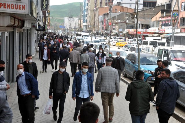 Yüksekova'da sınır kapısı sevinci Yüksekova'da sınır kapısı sevinci