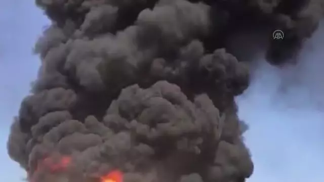 Zift yapım tesisinde çıkan yangın söndürüldü Zift yapım tesisinde çıkan yangın söndürüldü