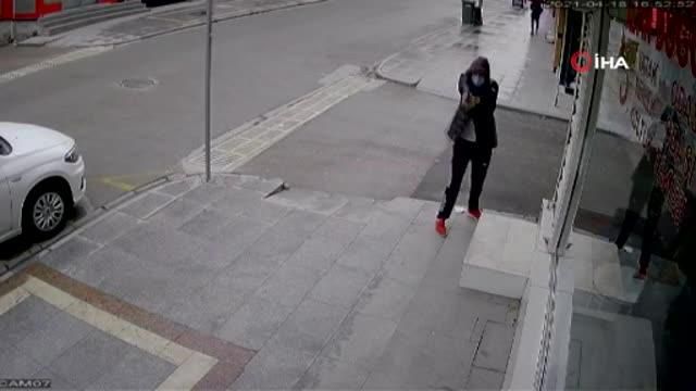 16 yasindaki genc sokak ortasinda iki kisiyi 3 14103921 o
