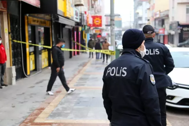 16 yaşındaki genç sokak ortasında iki kişiyi böyle vurdu 16 yaşındaki genç sokak ortasında iki kişiyi böyle vurdu