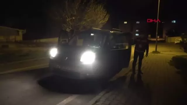 Aç kalan yavruyu, anne kediye Vefa Sosyal Destek ekibi götürdü Aç kalan yavruyu, anne kediye Vefa Sosyal Destek ekibi götürdü