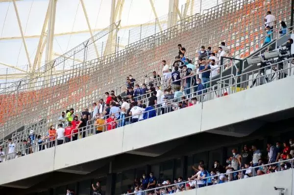 Adana Demirsporlu taraftarlar 'tam kapanma' dinlemedi; stada akın ettiler Adana Demirsporlu taraftarlar 'tam kapanma' dinlemedi; stada akın ettiler