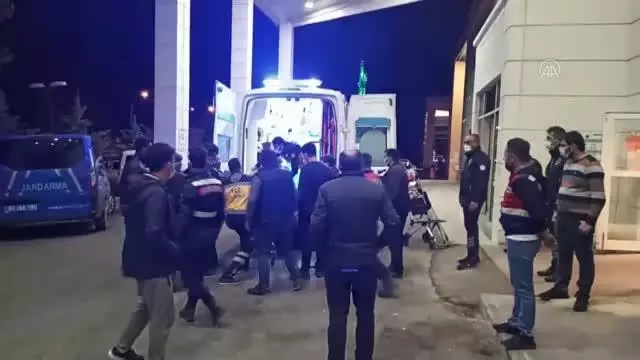 Son dakika haber! AFYONKARAHİSAR - Tabancayla 2 kişiyi yaraladığı öne sürülen zanlı, kalp krizinden öldü Son dakika haber! AFYONKARAHİSAR - Tabancayla 2 kişiyi yaraladığı öne sürülen zanlı, kalp krizinden öldü