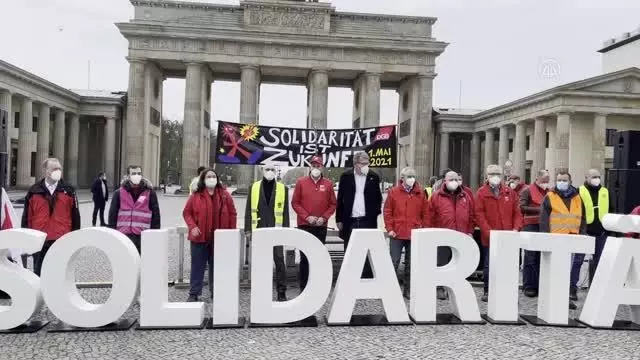 Almanya'da 1 Mayıs Emek ve Dayanışma Günü kutlamaları Almanya'da 1 Mayıs Emek ve Dayanışma Günü kutlamaları
