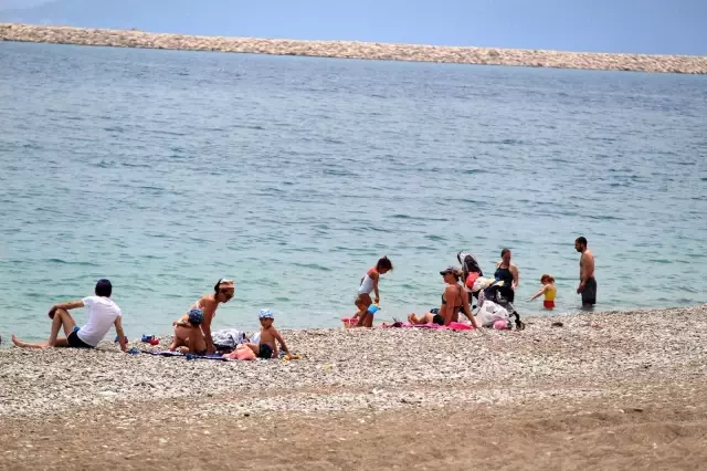 Antalya'da sahilde yerleşik olmayan turist yoğunluğu Antalya'da sahilde yerleşik olmayan turist yoğunluğu