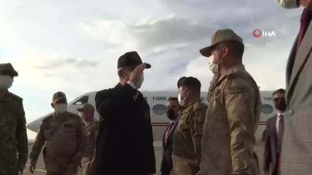 Bakan Akar, Pençe-Şimşek operasyonunun sevk ve idare edildiği Şırnak'ta Bakan Akar, Pençe-Şimşek operasyonunun sevk ve idare edildiği Şırnak'ta