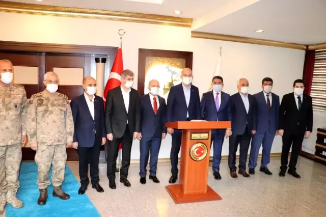 Bakan Soylu: 'Vatandaşlarımız büyük oranda kurallara uyuyor' Bakan Soylu: 'Vatandaşlarımız büyük oranda kurallara uyuyor'