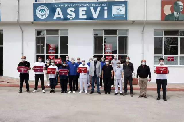 Başkan Kurt Odunpazarı Belediyesi emekçilerinin İşçi Bayramını kutladı Başkan Kurt Odunpazarı Belediyesi emekçilerinin İşçi Bayramını kutladı