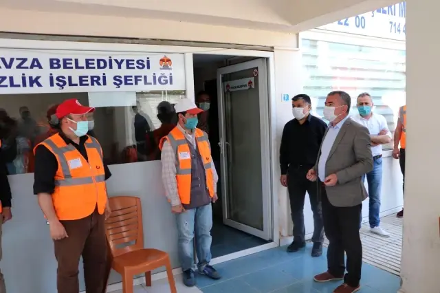 Havza Belediye Başkanı Özdemir'den işçilere 1 Mayıs kutlaması ziyareti