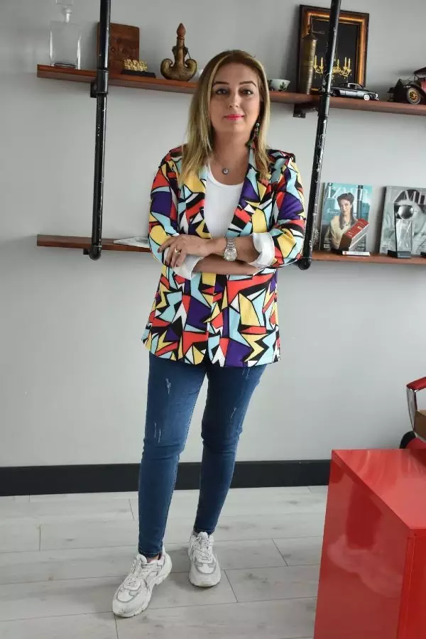 İZMİR CROHN HASTASI ASLI, HAYATA SARILDI İZMİR CROHN HASTASI ASLI, HAYATA SARILDI