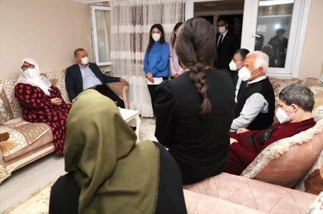 Cumhurbaşkanı Erdoğan, Mahruze Keleş'i ziyaret etti Cumhurbaşkanı Erdoğan, Mahruze Keleş'i ziyaret etti