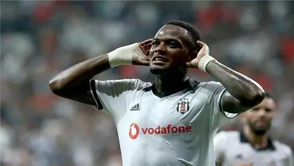 Cyle Larin kimdir? Larin kaç gol attı? Beşiktaş forvet ...