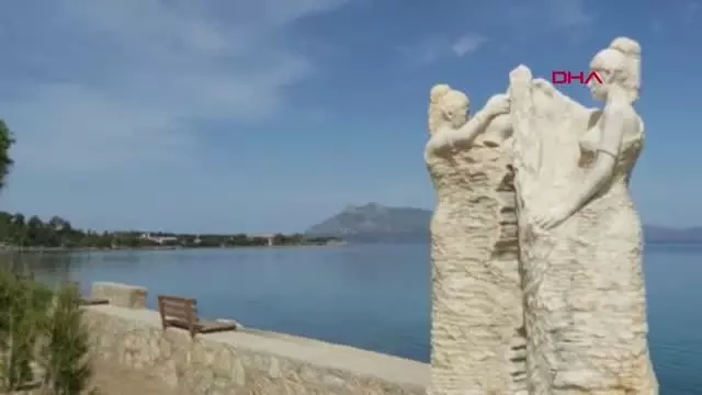 DATÇA'DA YASAĞA RAĞMEN DENİZE GİRENLERE CEZA KESİLDİ DATÇA'DA YASAĞA RAĞMEN DENİZE GİRENLERE CEZA KESİLDİ