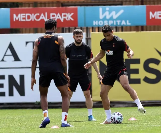 Galatasaray'da kamp kadrosu açıklandı Galatasaray'da kamp kadrosu açıklandı