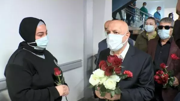 HAK-İŞ GENEL BAŞKANINDAN, SAĞLIK ÇALIŞANLARINA KARANFİL