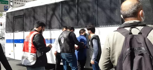 Harbiye'den Taksim'e çıkmak isteyen gruba müdahale