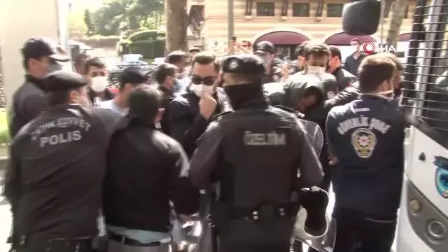 Harbiye'den Taksim'e çıkmak isteyen gruba müdahale Harbiye'den Taksim'e çıkmak isteyen gruba müdahale