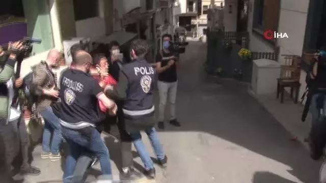 İstiklal Caddesi'ne çıkmak isteyen eylemcilere polis müdahalesi