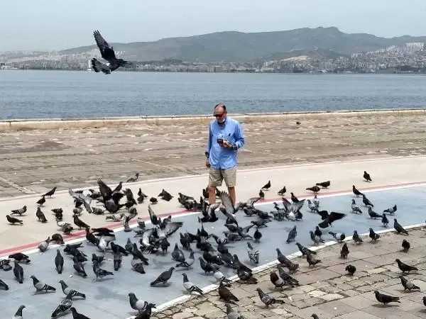 Son dakika haberleri... İzmir'de izinsiz 1 Mayıs gösterilerine 10 gözaltı (2)