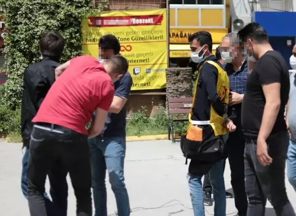 İzmir'de izinsiz 1 Mayıs gösterilerine 20 gözaltı (3)