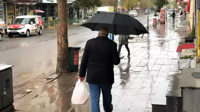 Kars'ta sağanak yağmur etkili oluyor Kars'ta sağanak yağmur etkili oluyor