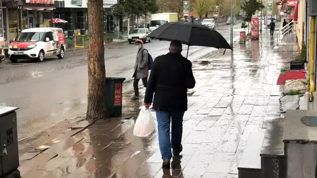 Kars'ta sağanak yağmur etkili oluyor Kars'ta sağanak yağmur etkili oluyor