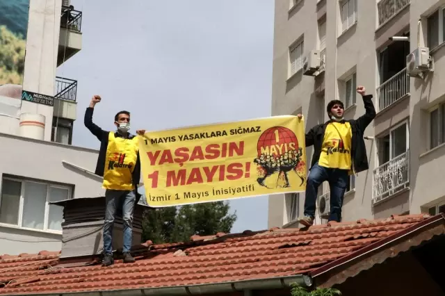 Kendisini çatıdan indirmek isteyen polise 'Belki Covidsin; gelme' diye bağırdı Kendisini çatıdan indirmek isteyen polise 'Belki Covidsin; gelme' diye bağırdı