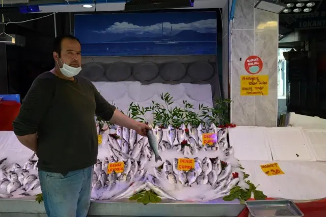 Kısıtlamada balık satışları neredeyse sıfıra indi Kısıtlamada balık satışları neredeyse sıfıra indi
