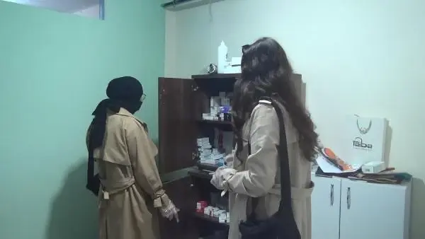 Kürtaj ve hacamat yapılan kaçak iş yerine yapılan baskında yakayı ele verdiler Kürtaj ve hacamat yapılan kaçak iş yerine yapılan baskında yakayı ele verdiler