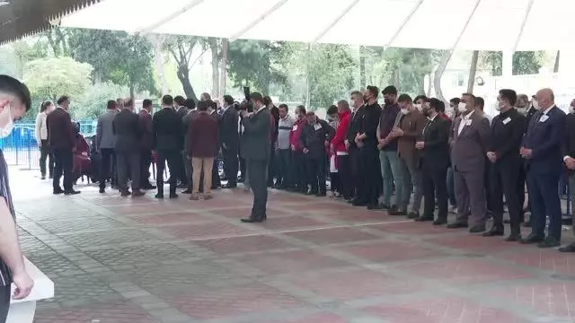 Pençe-Yıldırım Operasyonu'nda şehit düşen Müslüm Toprak, son yolculuğuna uğurlandı Pençe-Yıldırım Operasyonu'nda şehit düşen Müslüm Toprak, son yolculuğuna uğurlandı