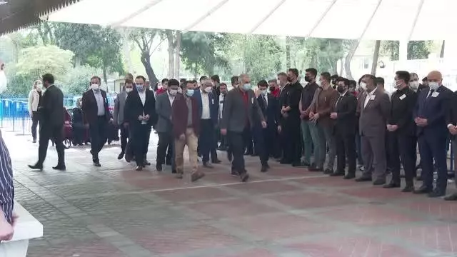 Pençe-Yıldırım Operasyonu'nda şehit düşen Müslüm Toprak, son yolculuğuna uğurlandı Pençe-Yıldırım Operasyonu'nda şehit düşen Müslüm Toprak, son yolculuğuna uğurlandı