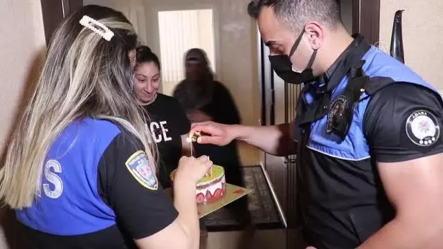 Son dakika! Polisten 18 yaşına giren genç kıza tam kapanma da doğum günü kutlaması