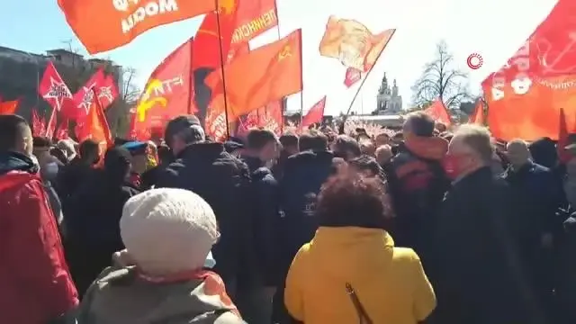 rusya daki 1 mayis gosterisinde maske takmaya 4 14104176 o