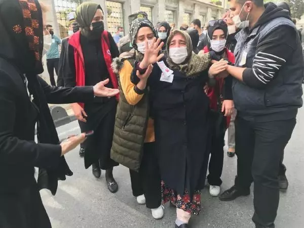 Pençe-Yıldırım Operasyonu'nda şehit düşen Müslüm Toprak, son yolculuğuna uğurlandı Pençe-Yıldırım Operasyonu'nda şehit düşen Müslüm Toprak, son yolculuğuna uğurlandı