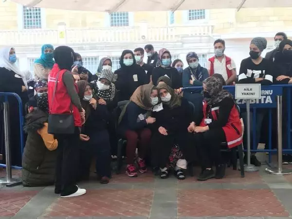 Pençe-Yıldırım Operasyonu'nda şehit düşen Müslüm Toprak, son yolculuğuna uğurlandı Pençe-Yıldırım Operasyonu'nda şehit düşen Müslüm Toprak, son yolculuğuna uğurlandı