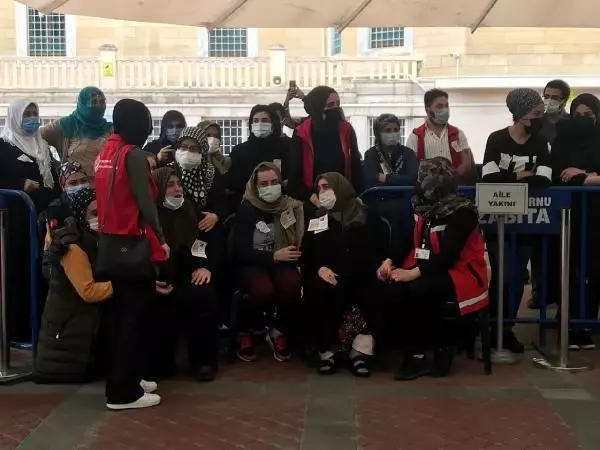Pençe-Yıldırım Operasyonu'nda şehit düşen Müslüm Toprak, son yolculuğuna uğurlandı Pençe-Yıldırım Operasyonu'nda şehit düşen Müslüm Toprak, son yolculuğuna uğurlandı
