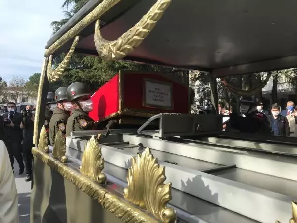 Pençe-Yıldırım Operasyonu'nda şehit düşen Müslüm Toprak, son yolculuğuna uğurlandı Pençe-Yıldırım Operasyonu'nda şehit düşen Müslüm Toprak, son yolculuğuna uğurlandı