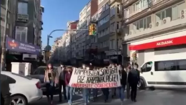 Taksim Meydanı'na izinsiz yürümek isteyen gruplara müdahale edildi