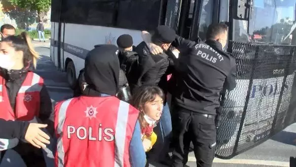 Son dakika haber! TAKSİM'E YÜRÜMEK İSTEYEN GRUPLAR GÖZALTINA ALINDI