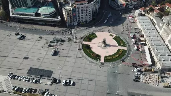 TAKSİM MEYDANI'NDA SON DURUM HAVADAN GÖRÜNTÜLENDİ