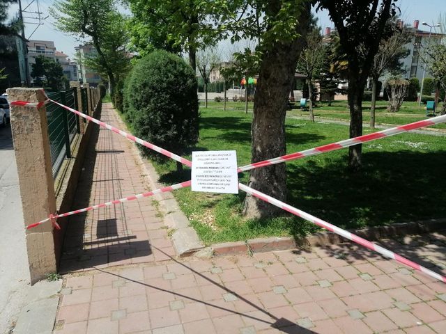 tam kapanma sebebiyle parklar da kapatildi 4 14103671 o