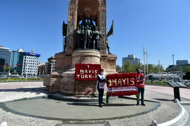 TÜRK-İŞ Cumhuriyet Anıtı'na çelenk bıraktı