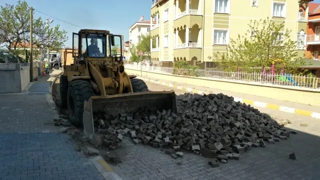 Yavuz Sultan Selim Caddesinde sıcak asfalt için çalışmalar başladı Yavuz Sultan Selim Caddesinde sıcak asfalt için çalışmalar başladı
