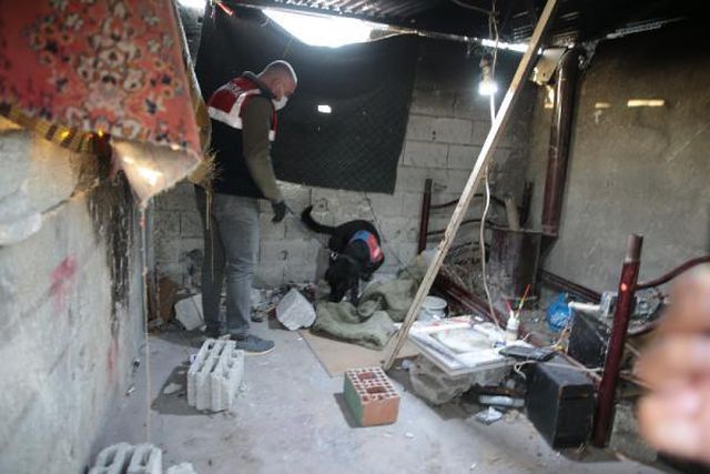ŞANLIURFA - Şanlıurfa merkezli uyuşturucu operasyonunda 13 şüpheli yakalandı ŞANLIURFA - Şanlıurfa merkezli uyuşturucu operasyonunda 13 şüpheli yakalandı