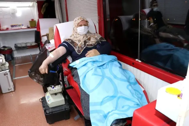 Kan bağışı kampanyasına vatandaşlardan destek Kan bağışı kampanyasına vatandaşlardan destek