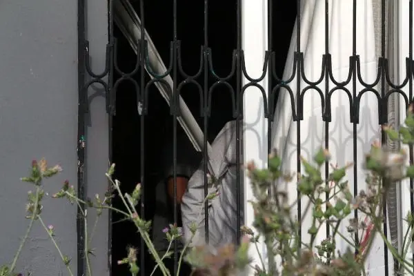 ADANA'DA BİR EVDE PATLAMA; 3 YARALI ADANA'DA BİR EVDE PATLAMA; 3 YARALI