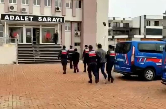 Ayvalık'ta zorla fuhuş yaptırılan iki kadın kurtarıldı Ayvalık'ta zorla fuhuş yaptırılan iki kadın kurtarıldı