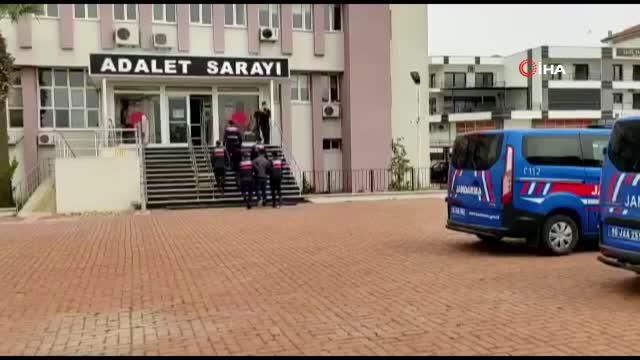 Ayvalık'ta zorla fuhuş yaptırılan iki kadın kurtarıldı Ayvalık'ta zorla fuhuş yaptırılan iki kadın kurtarıldı